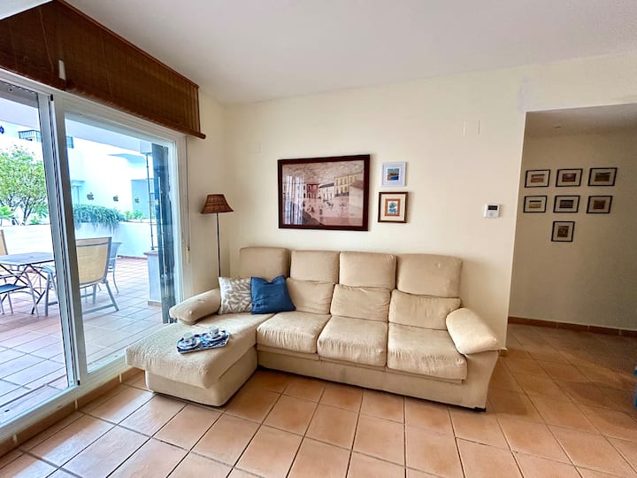 Apartamento En Golf Resort Con Piscina Y A/a - Cartaya