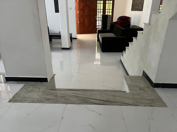 5br Garden Villa - Pools, Bbq & Beach Access - Hikkaduwa