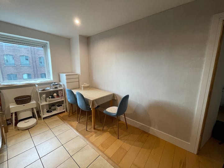 Pet Friendly, Long Stay Discount Negotiable - Cork