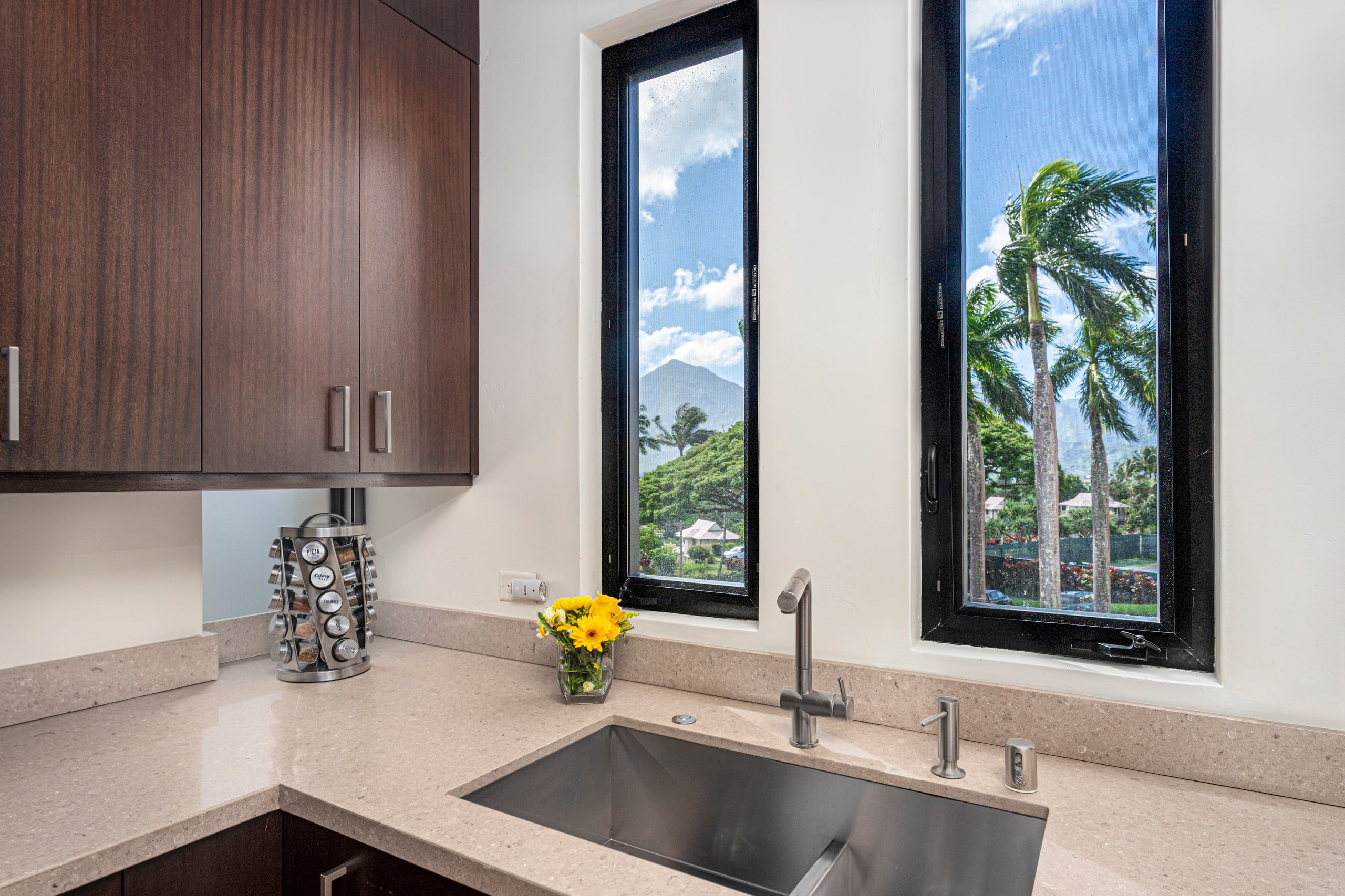 Premiere Puu Poa 407 - Penthouse - AC -Oceanfront - Image 11