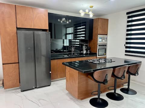 Executive. Private Fraction. New pool. 50MB Invoice