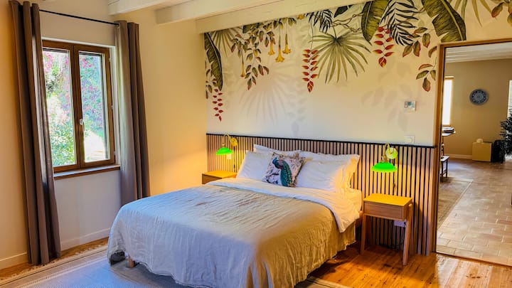 Chaque chambre est équipée d'un lit queen size confortable (1,60 m x 2,00 m)