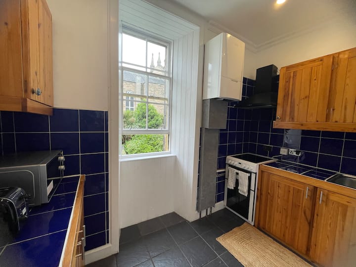 2-bed City Center Apt Garden View Steps To Fringe - Édimbourg