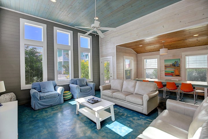 Awesome Home, Two Heated Pools, Close To Beach - Port Aransas, TX