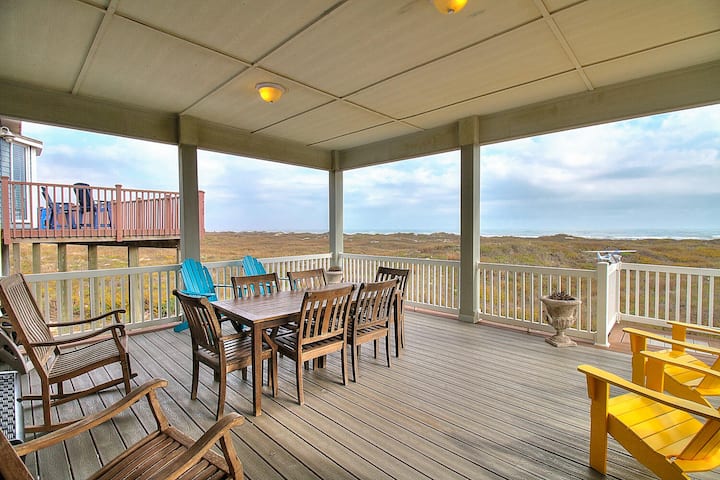 This Beachfront Home Has Some Of The Best Views In Port Aransas! Sit On The Deck - Port Aransas, TX