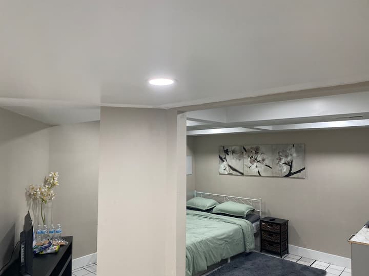 Studio Basement Apartment - Alexandria, VA
