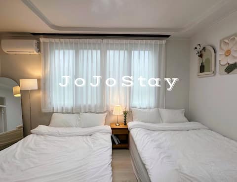 Dongdaemun # Center of Seoul # Sindang Station 1 minute # ddp1km # Myeongdong, Hongdae, Seoul Tower, Gyeongbokgung Palace, Jongno, Gangnam, Jamsil within 20 minutes