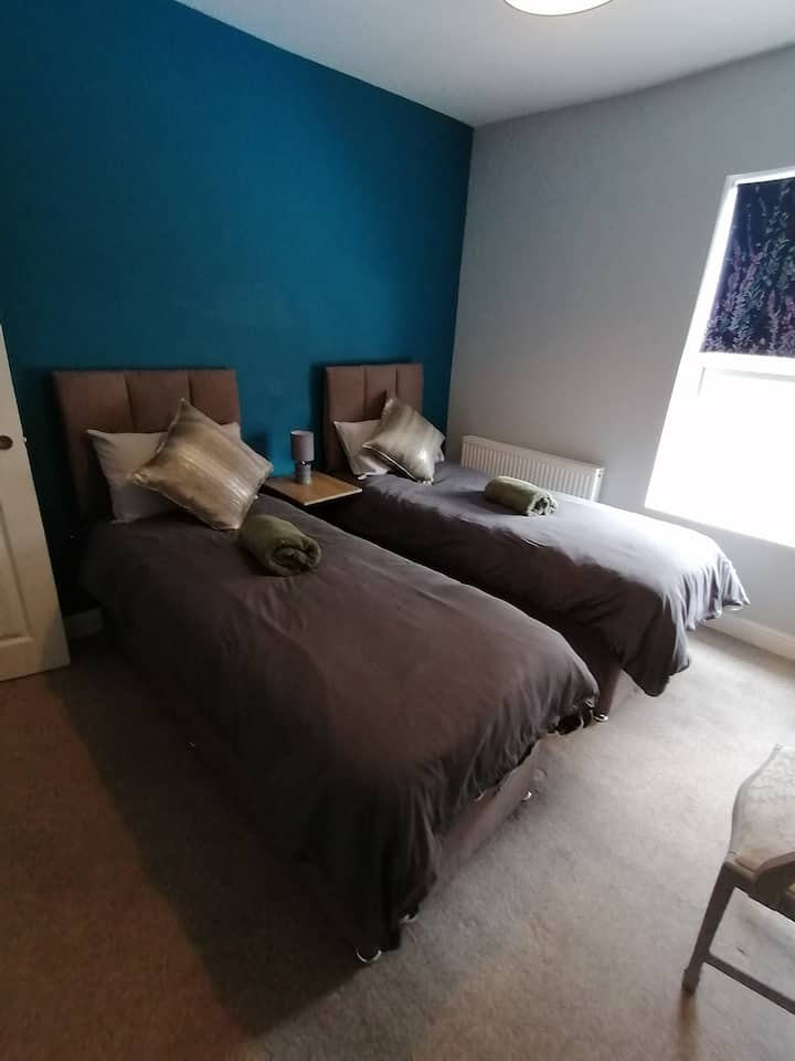 2 single beds