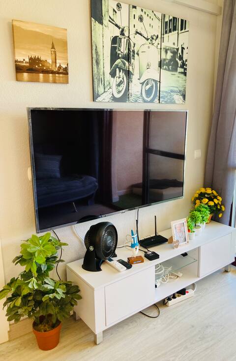 Anuncio de Airbnb popular: Beachfront, ocean view, 2 beds, wifi en Calp