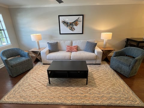 Top performing Airbnb: 2 Blocks to Toomer’s Corner! New Listing! in Auburn
