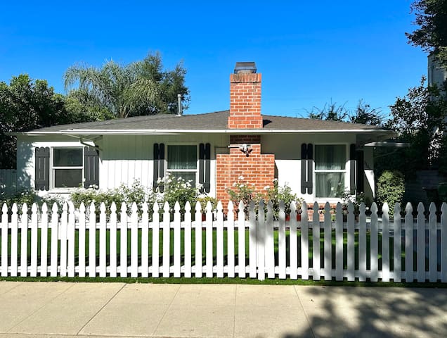 Casa Sunshine: a Hollywood Home