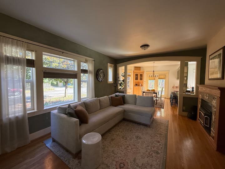 Traditional Craftsman Home In Mt. Tabor - ポートランド, OR