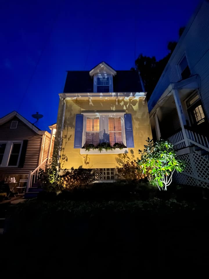 The Little Yellow House | Hyde Park - Houses for Rent in