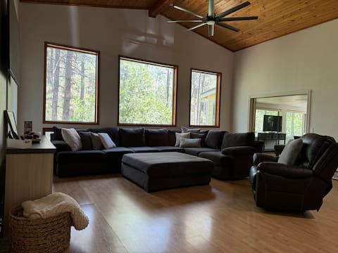 Top performing Airbnb: Cozy Pine Cabin in Gila County