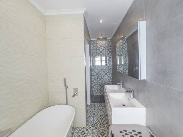 Meer, Wein und Berge gallery image 5