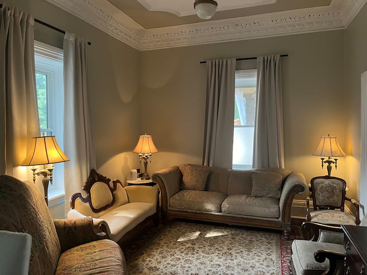 Large Victorian Home Near Beach - Port Elgin