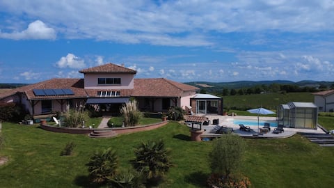 Villa at the gates of the Pyrenees