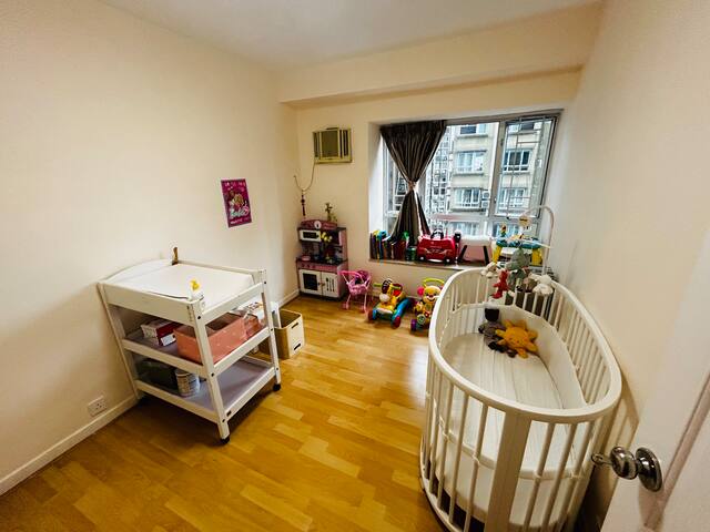 Spacious and calm appartment in Mid Levels gallery image 5