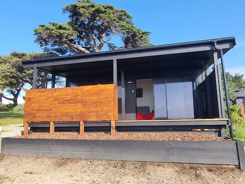 Hole in the rock Studio