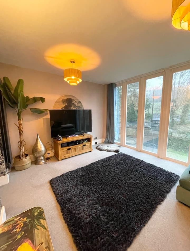 5 Bed Country River Barn - Plymouth