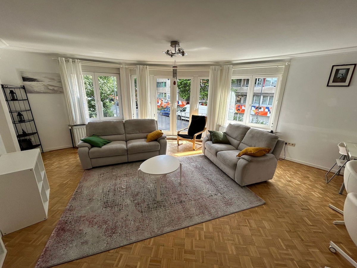 Successful Airbnb property: Very nice apartment close to the center of BXL/XL in Bruxelles Capitale