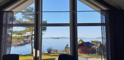 Great family-friendly cabin right by the lake.