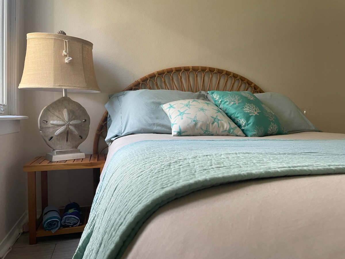 Gati për rërë dhe diell? Dhoma e plazhit është vendi për t 'u çlodhur dhe për të dëgjuar dallgët që përplasen. 