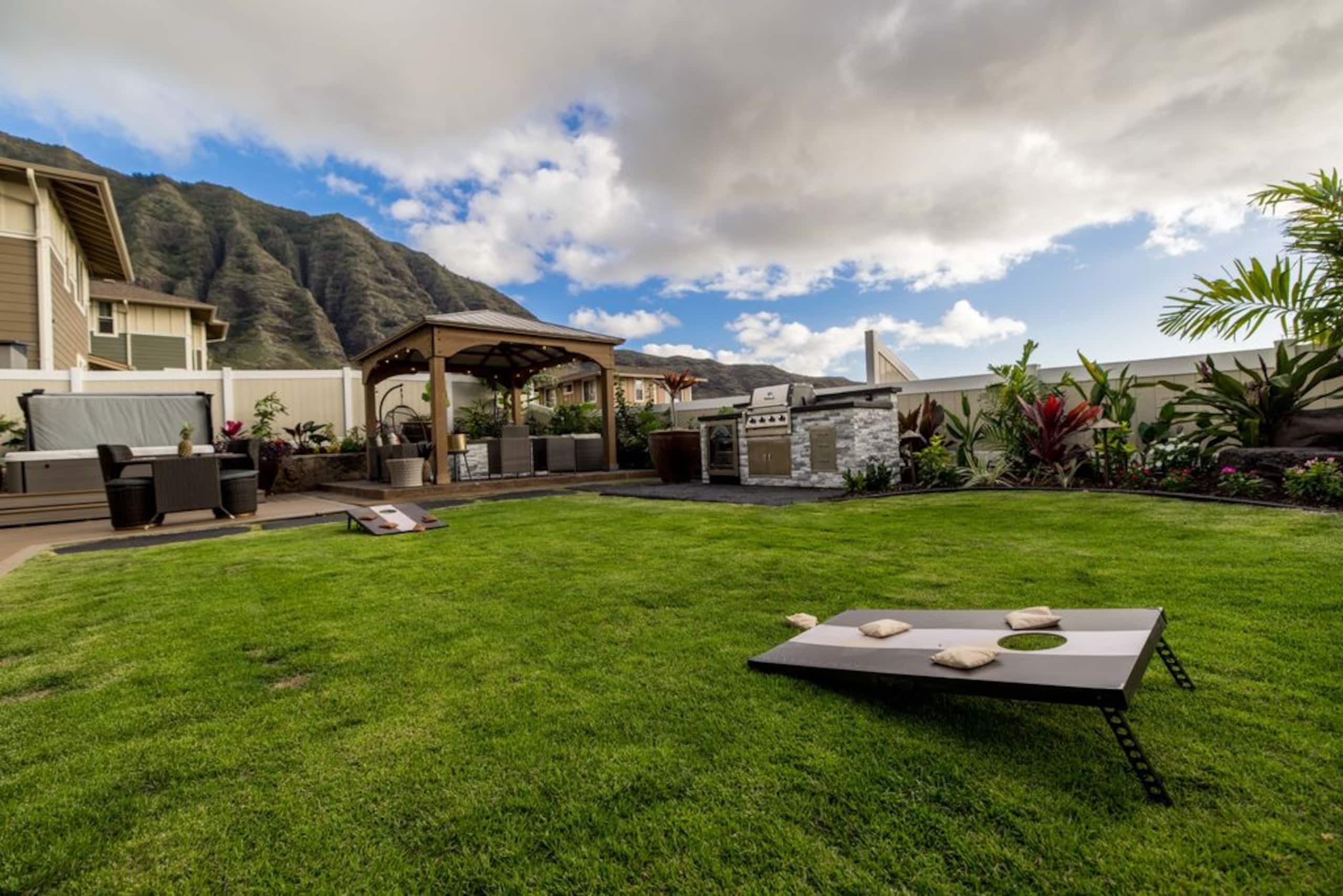 Home in Waianae · ★5.0 · 7 bedrooms · 9 beds · 6 baths - Image 399