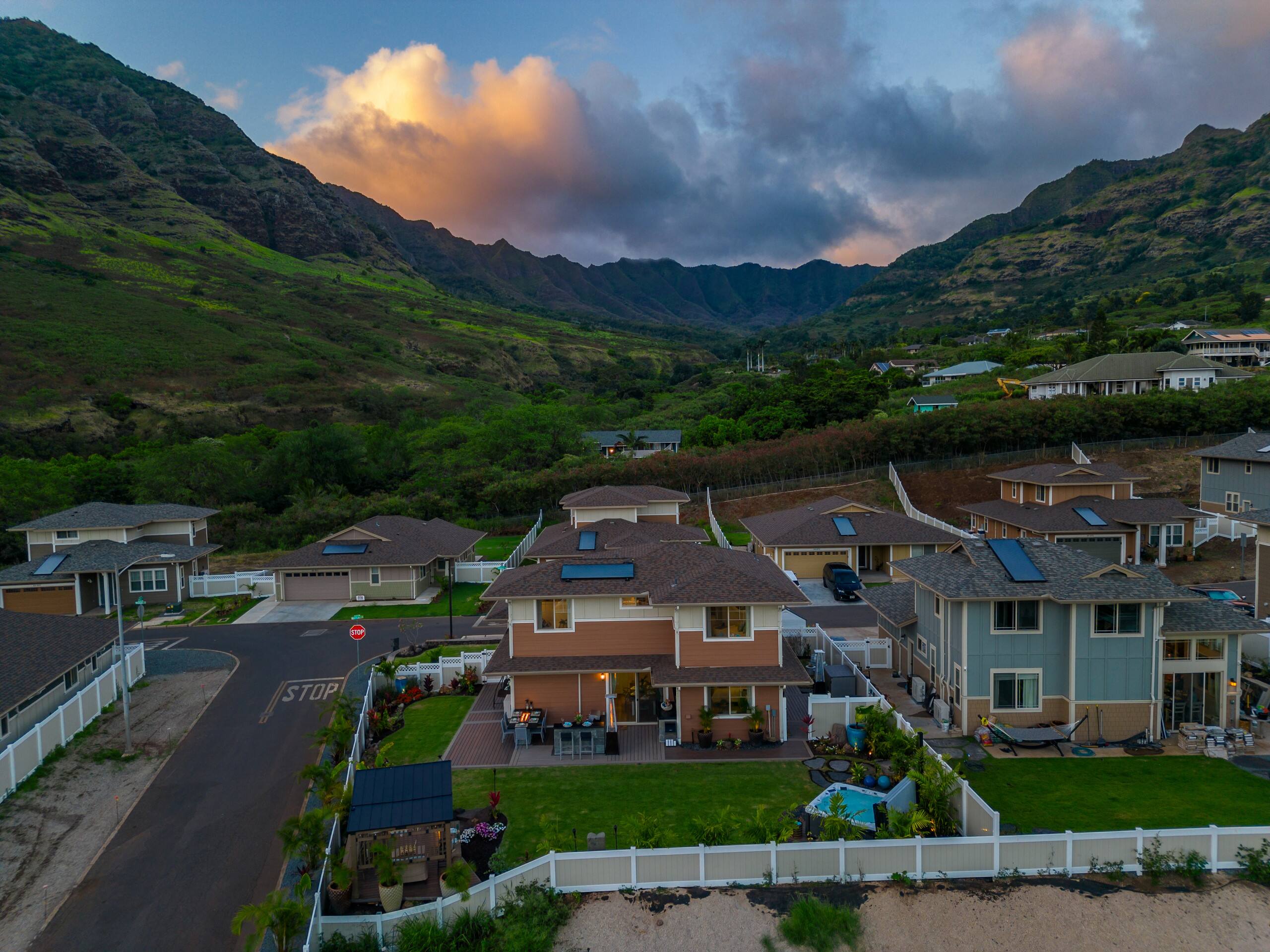 Home in Waianae · ★5.0 · 7 bedrooms · 9 beds · 6 baths - Image 455