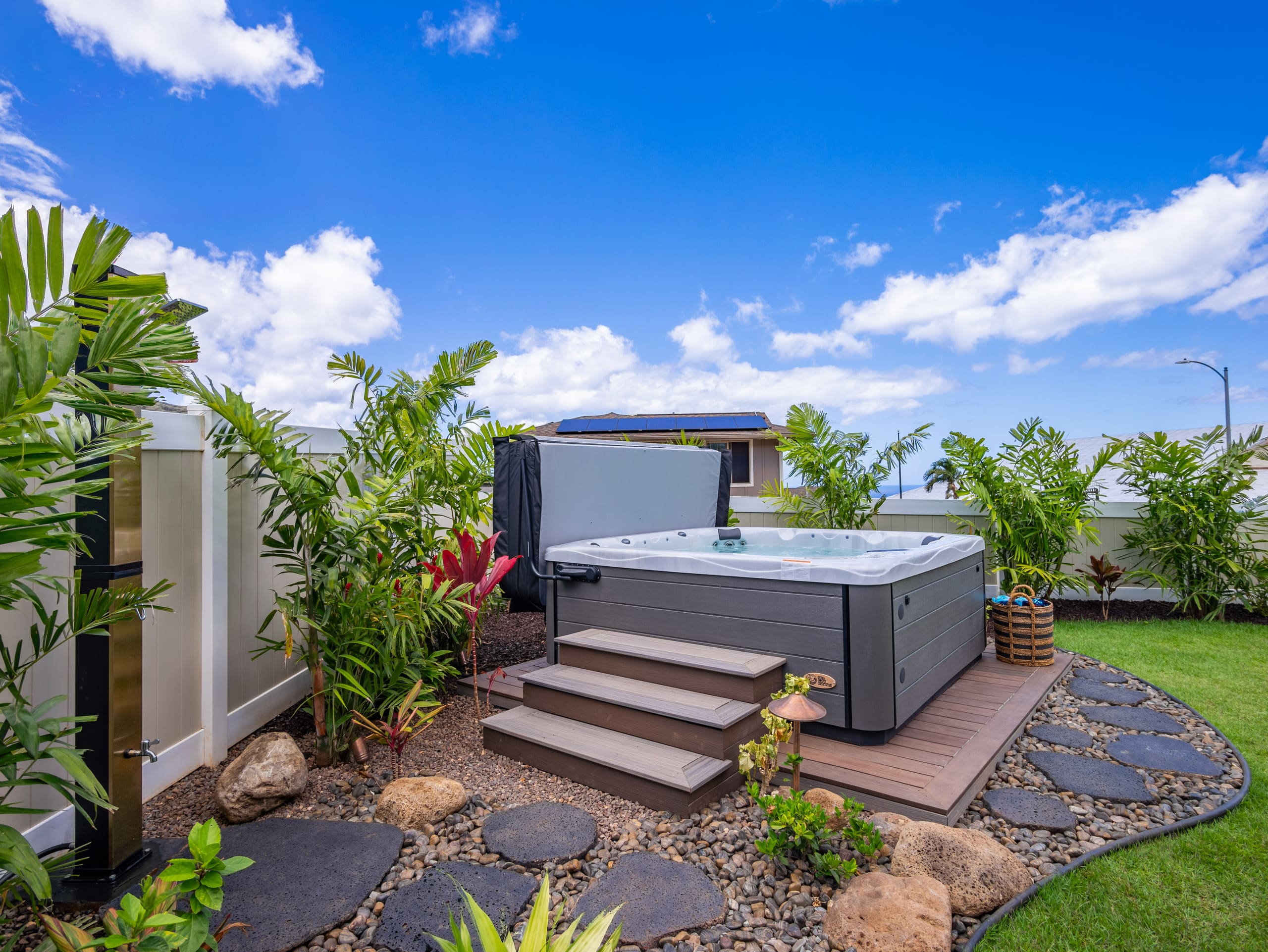 Home in Waianae · ★5.0 · 7 bedrooms · 9 beds · 6 baths - Image 349