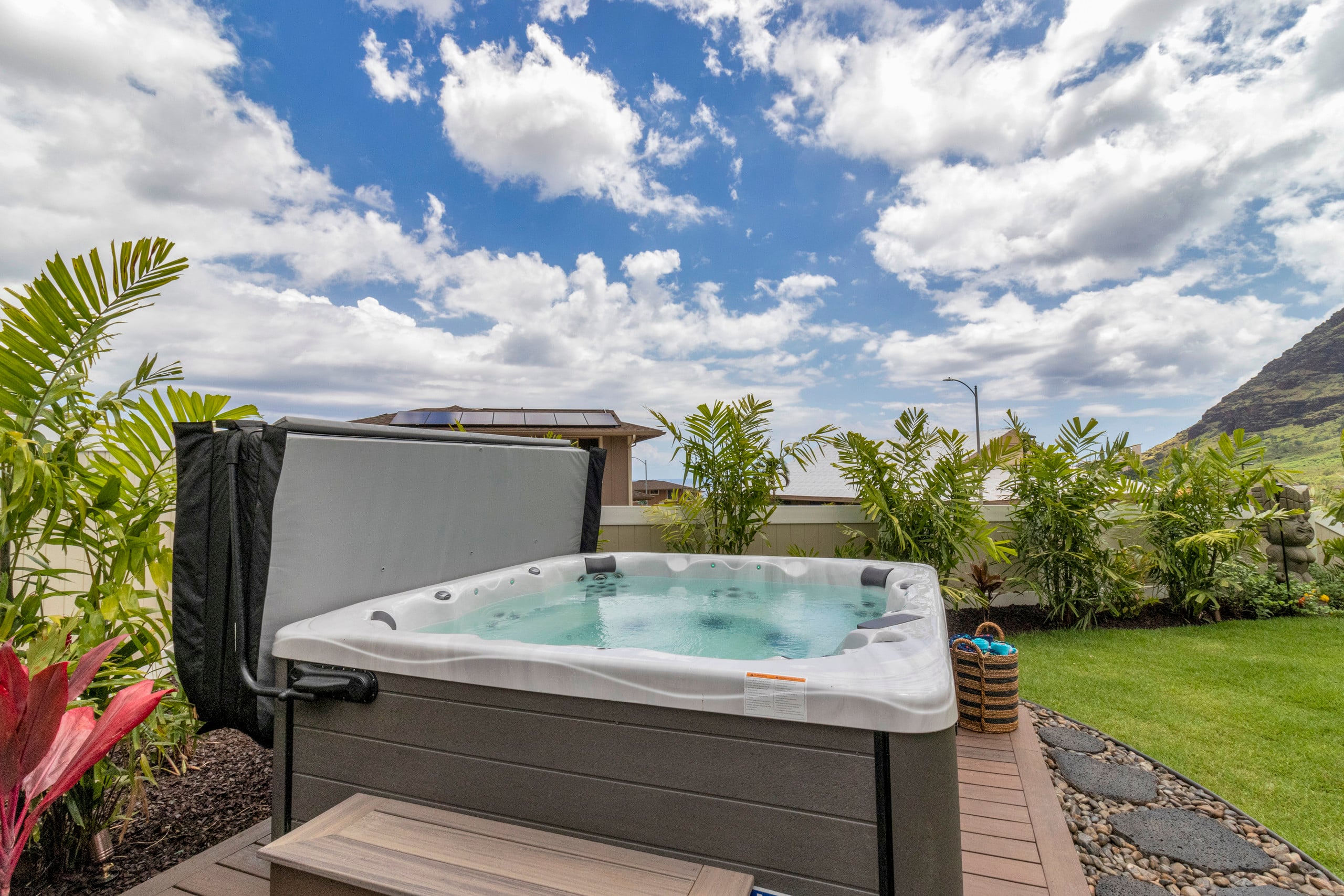 Home in Waianae · ★5.0 · 7 bedrooms · 9 beds · 6 baths - Image 531