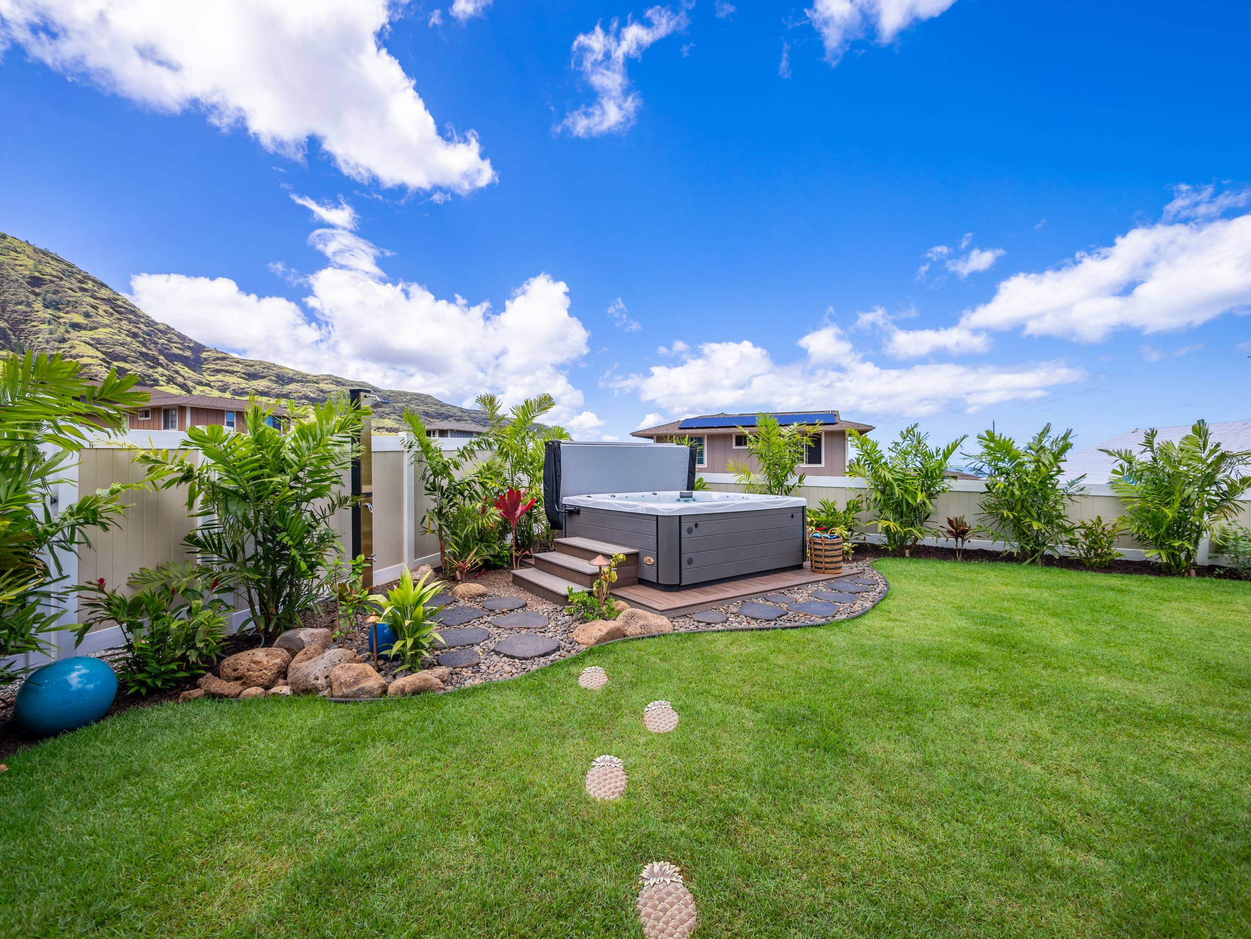 Home in Waianae · ★5.0 · 7 bedrooms · 9 beds · 6 baths - Image 344