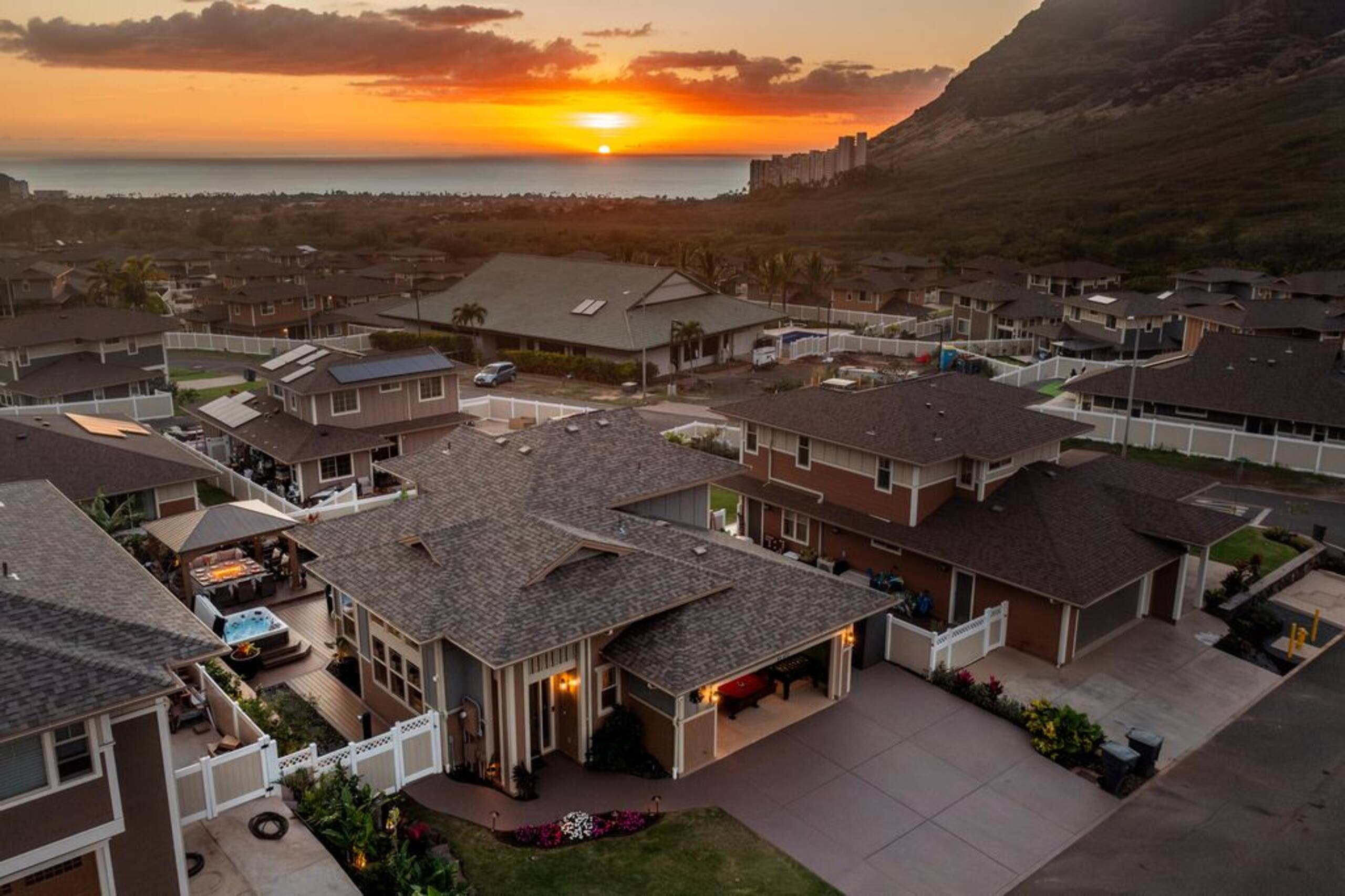 Home in Waianae · ★5.0 · 7 bedrooms · 9 beds · 6 baths - Image 480