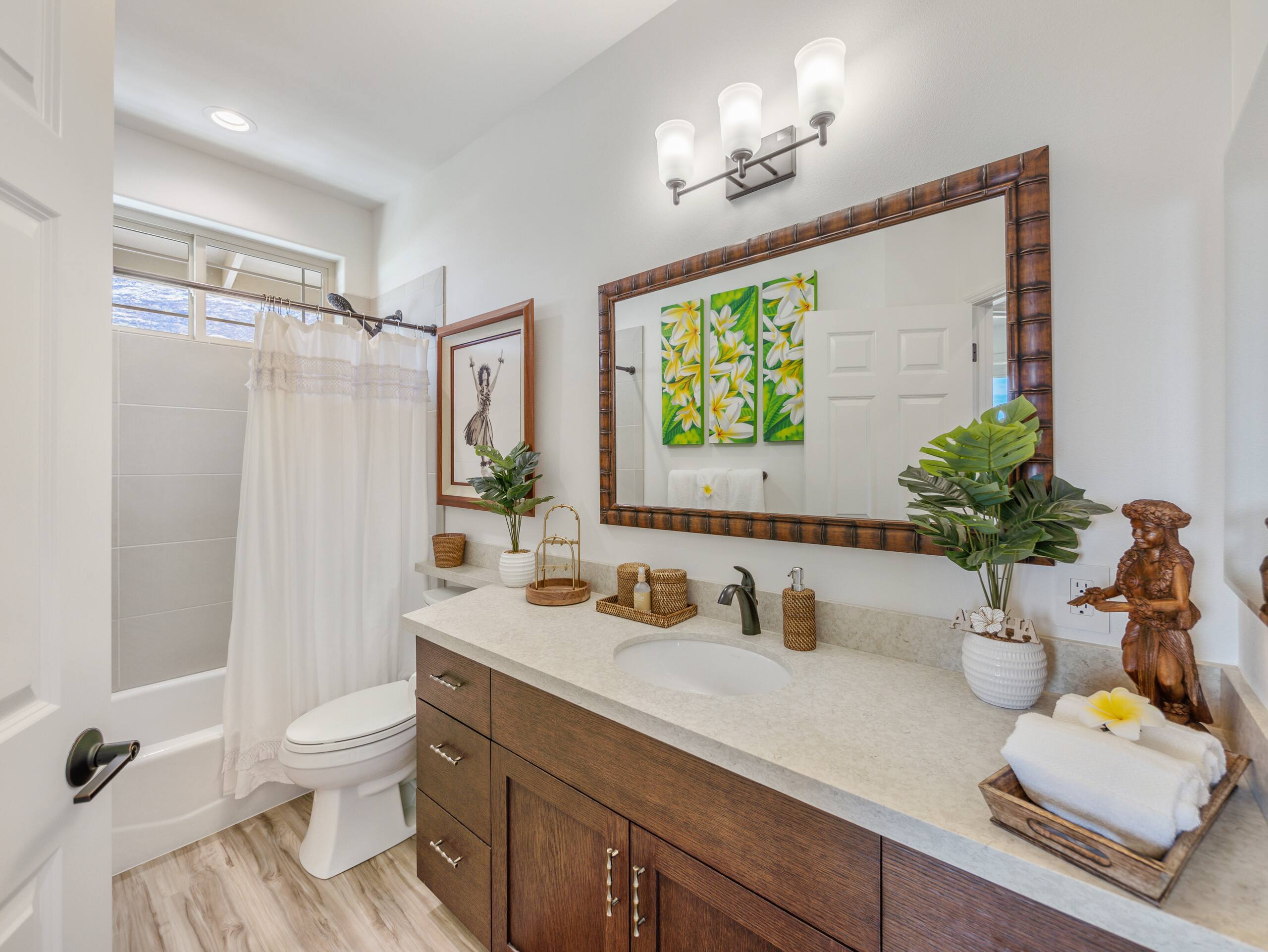 Home in Waianae · ★5.0 · 7 bedrooms · 9 beds · 6 baths - Image 275