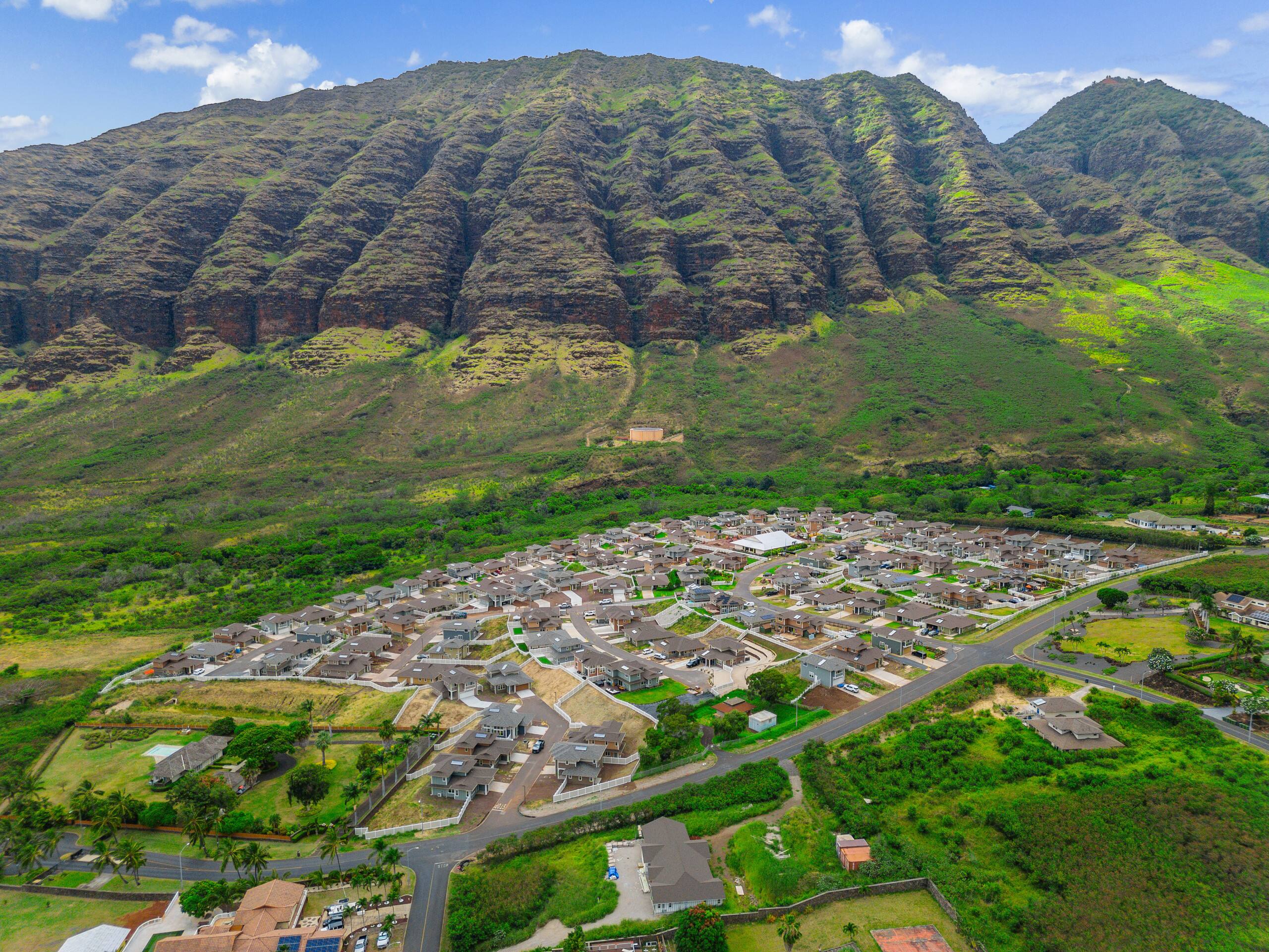 Home in Waianae · ★5.0 · 7 bedrooms · 9 beds · 6 baths - Image 468