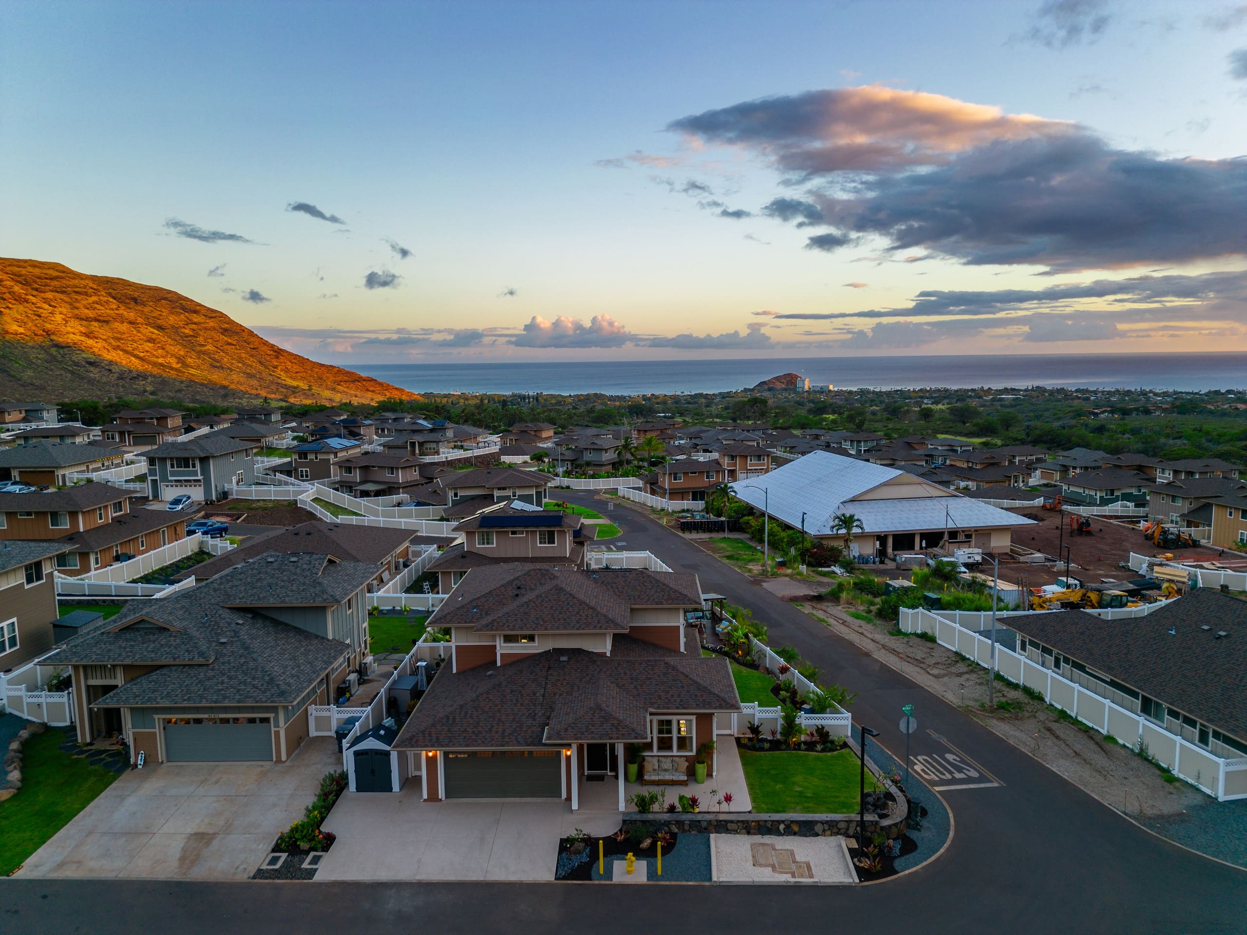 Home in Waianae · ★5.0 · 7 bedrooms · 9 beds · 6 baths - Image 412