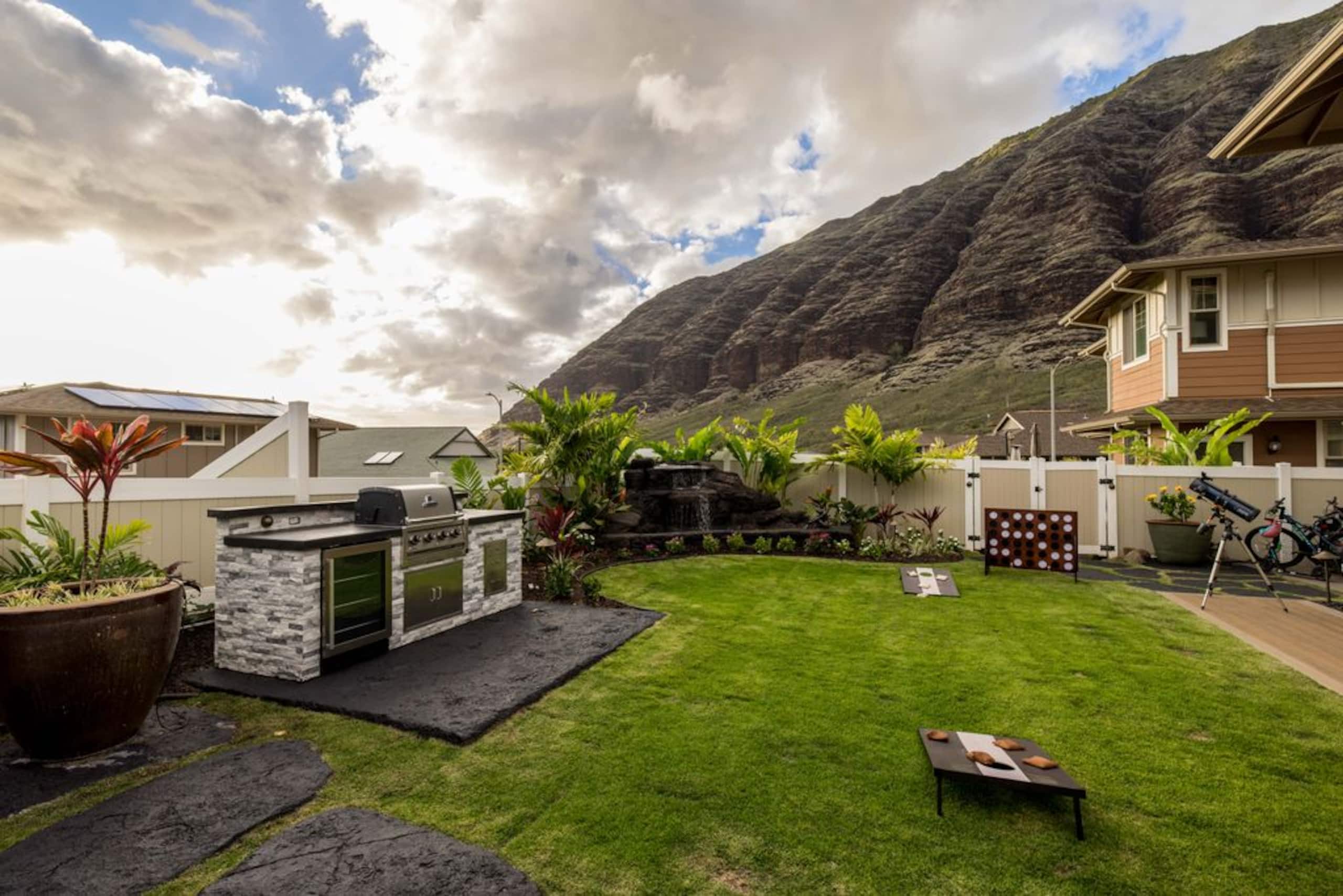 Home in Waianae · ★5.0 · 7 bedrooms · 9 beds · 6 baths - Image 390