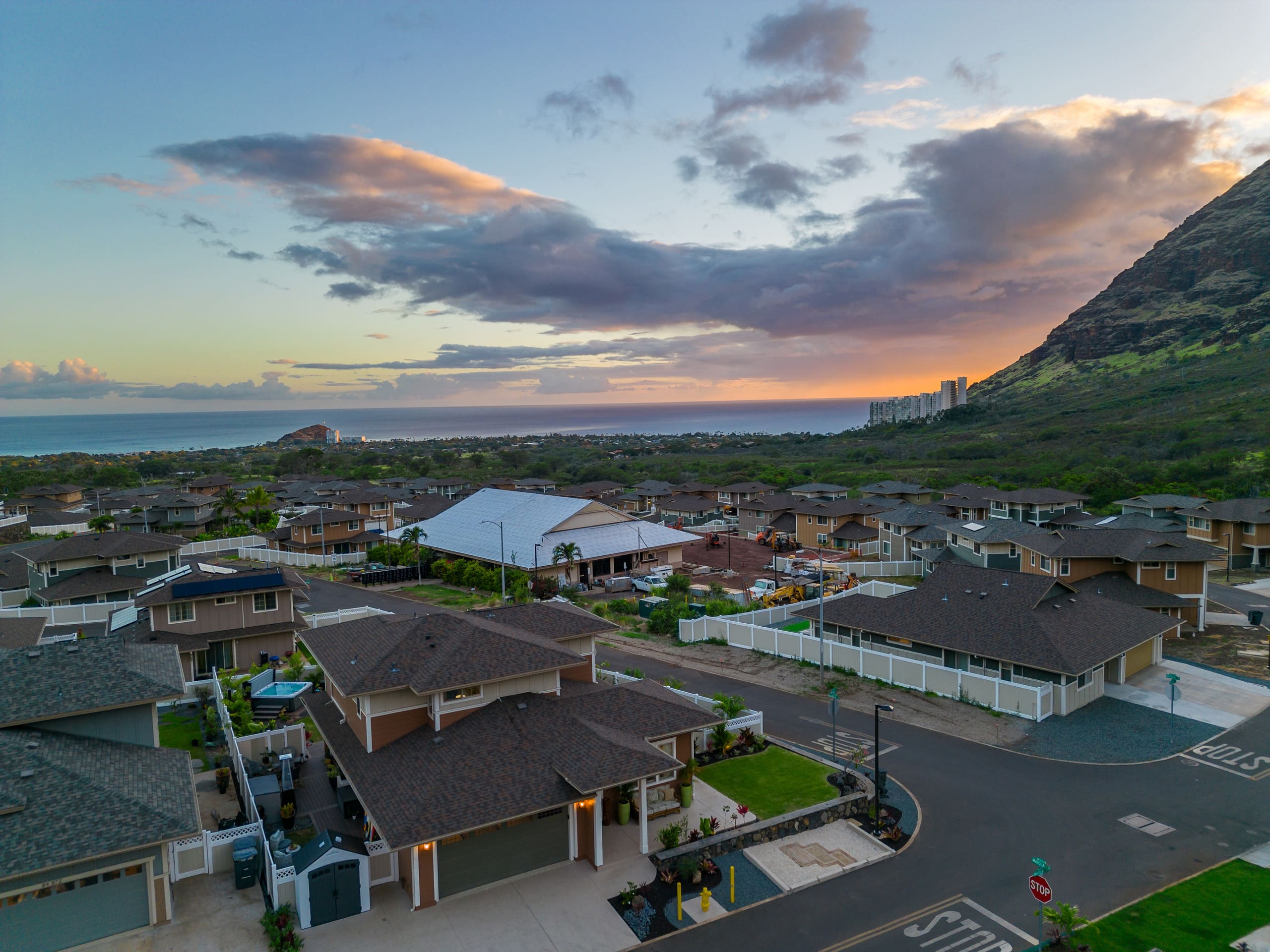 Home in Waianae · ★5.0 · 7 bedrooms · 9 beds · 6 baths - Image 411