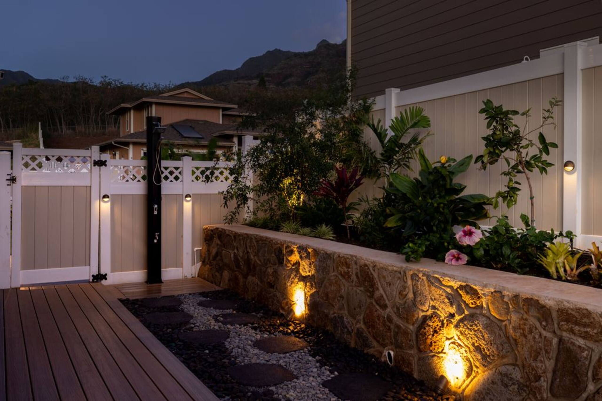Home in Waianae · ★5.0 · 7 bedrooms · 9 beds · 6 baths - Image 381