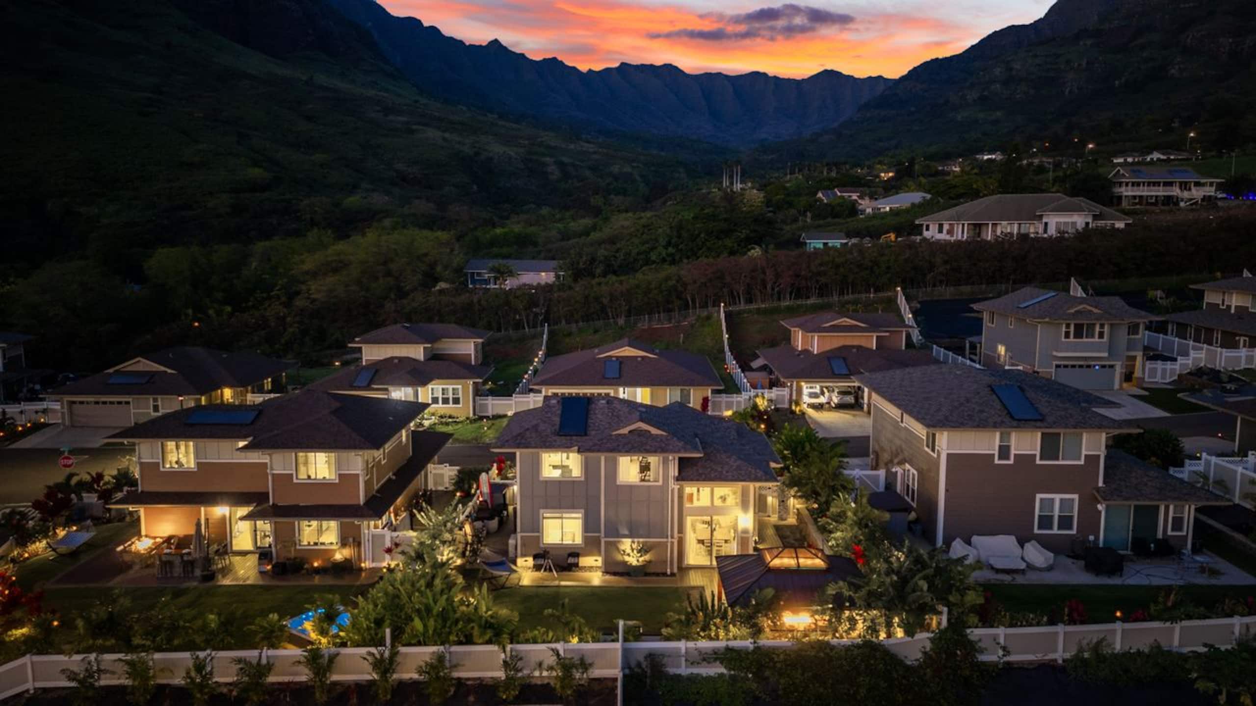 Home in Waianae · ★5.0 · 7 bedrooms · 9 beds · 6 baths - Image 482