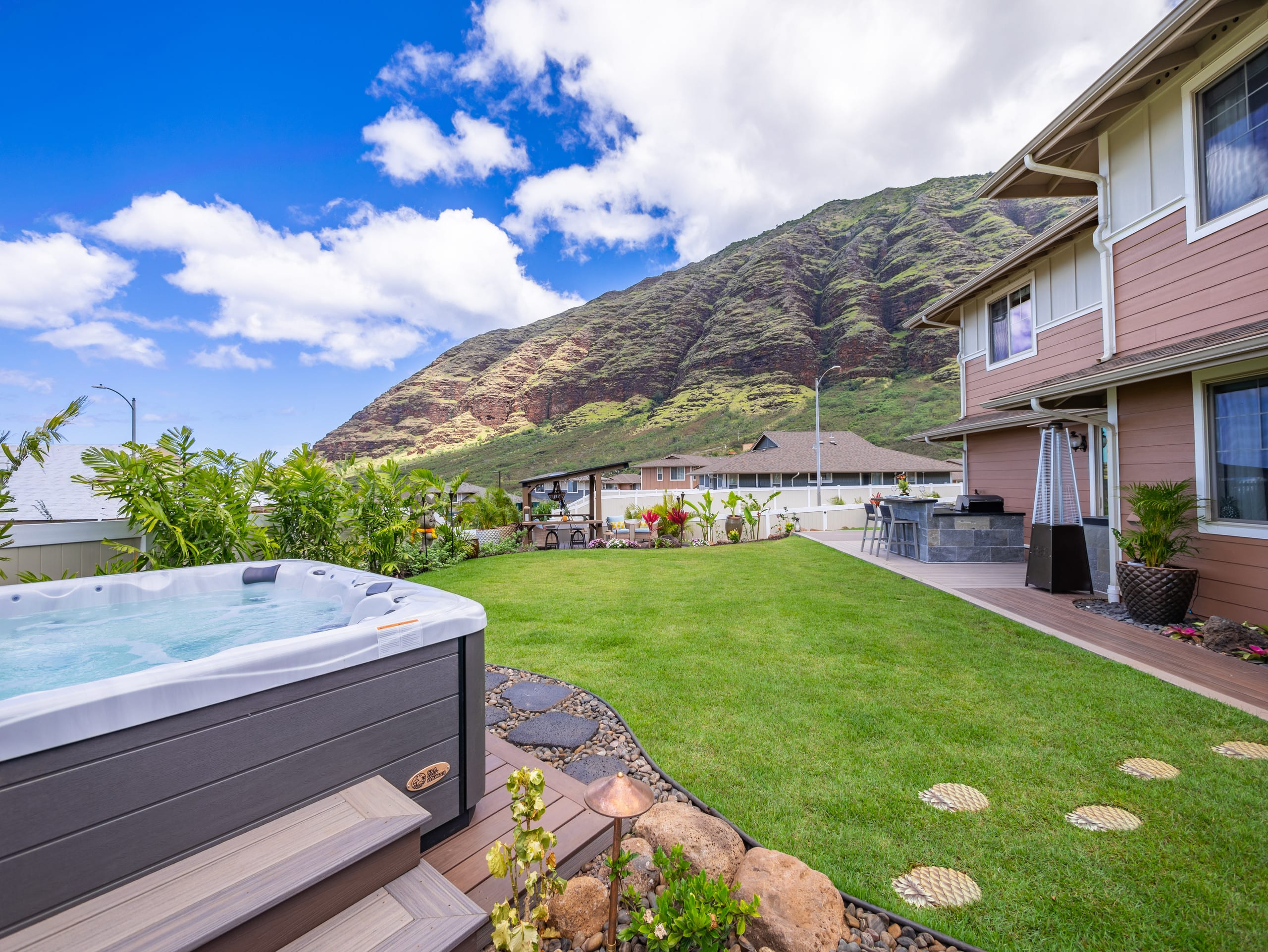 Home in Waianae · ★5.0 · 7 bedrooms · 9 beds · 6 baths - Image 526