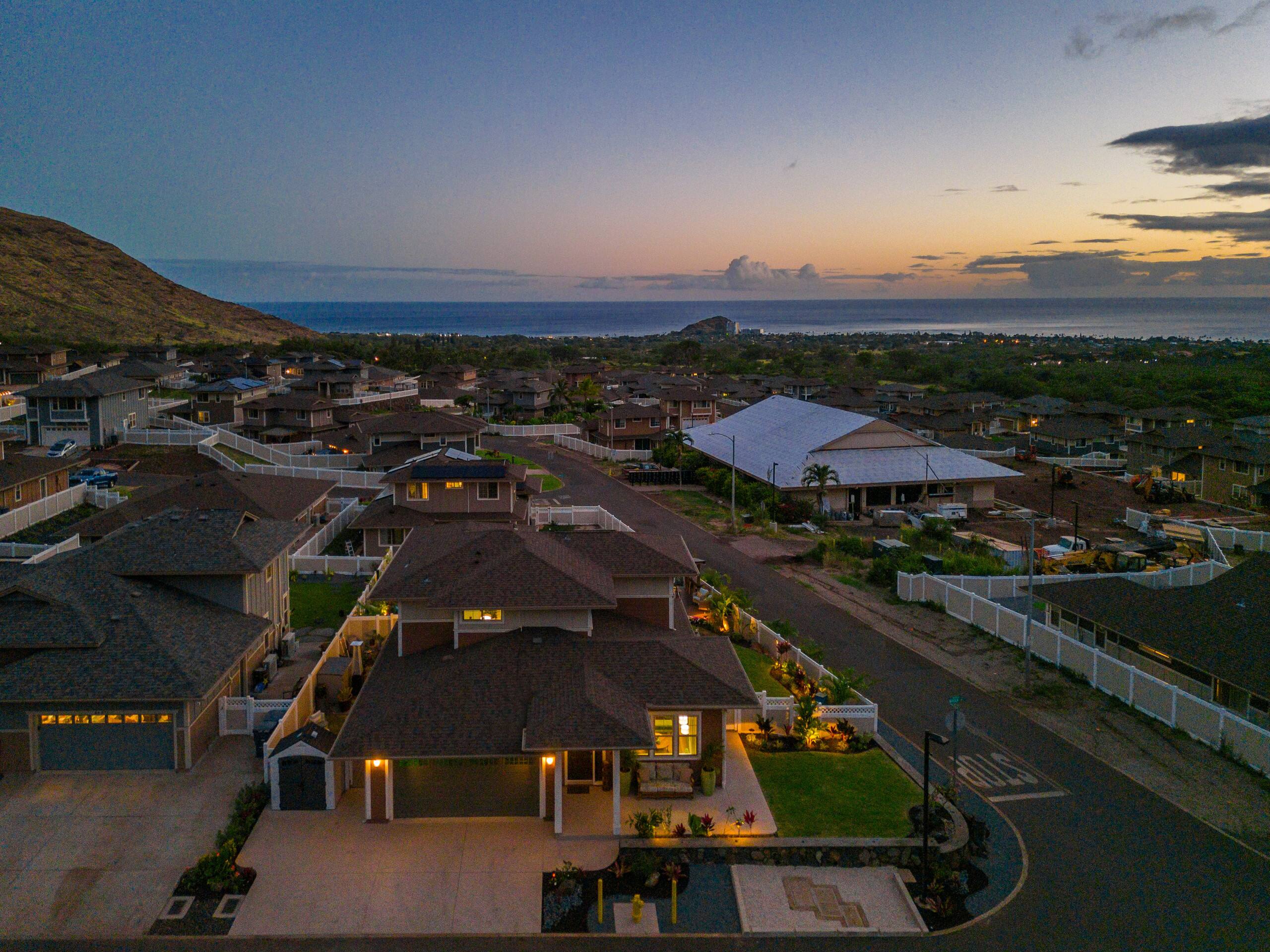 Home in Waianae · ★5.0 · 7 bedrooms · 9 beds · 6 baths - Image 410