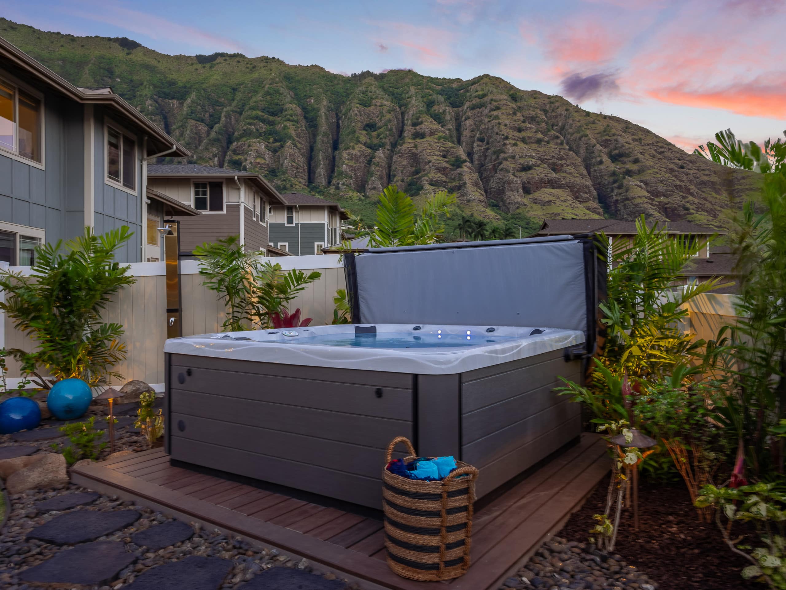Home in Waianae · ★5.0 · 7 bedrooms · 9 beds · 6 baths - Image 532