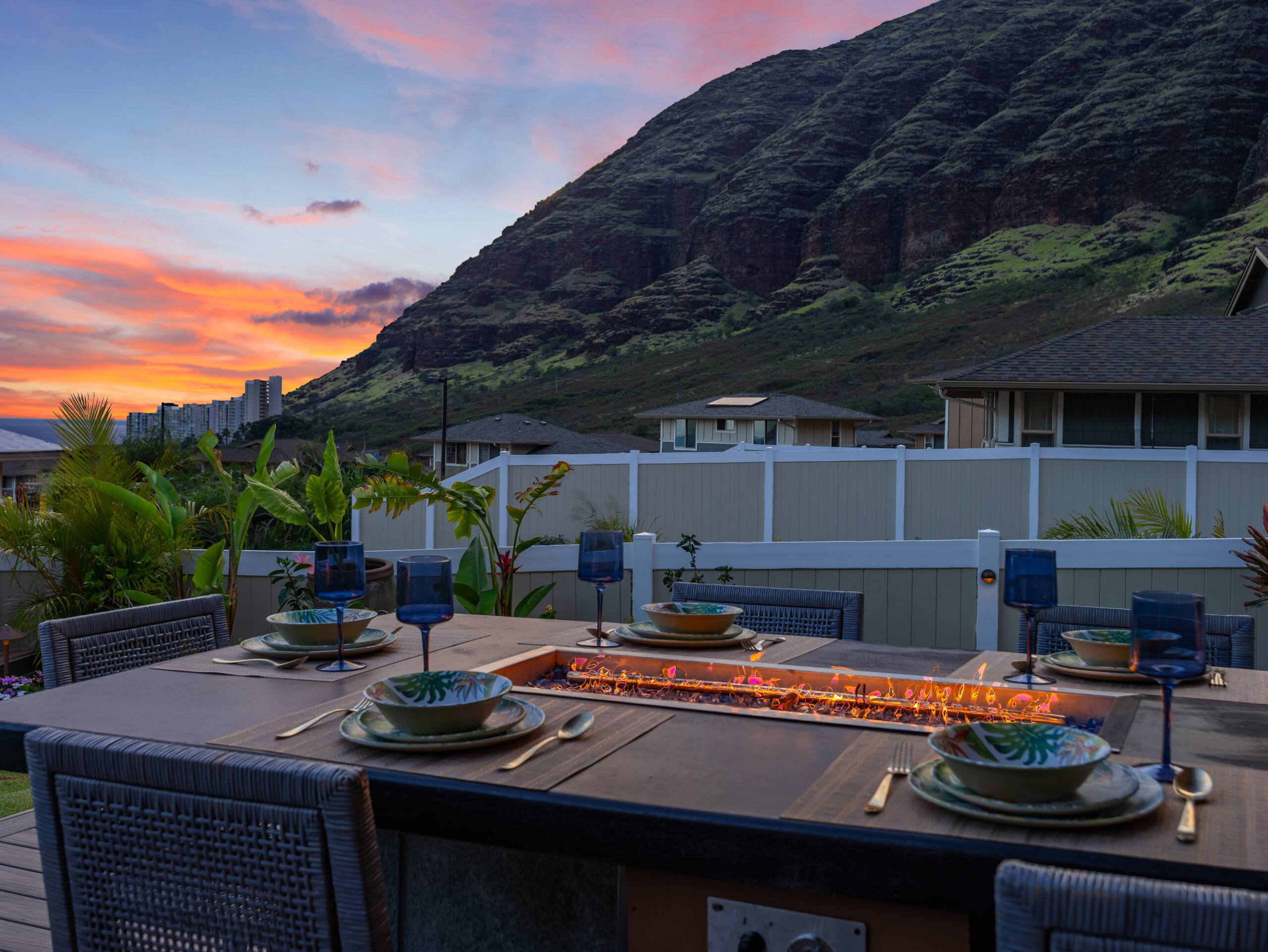 Home in Waianae · ★5.0 · 7 bedrooms · 9 beds · 6 baths - Image 336