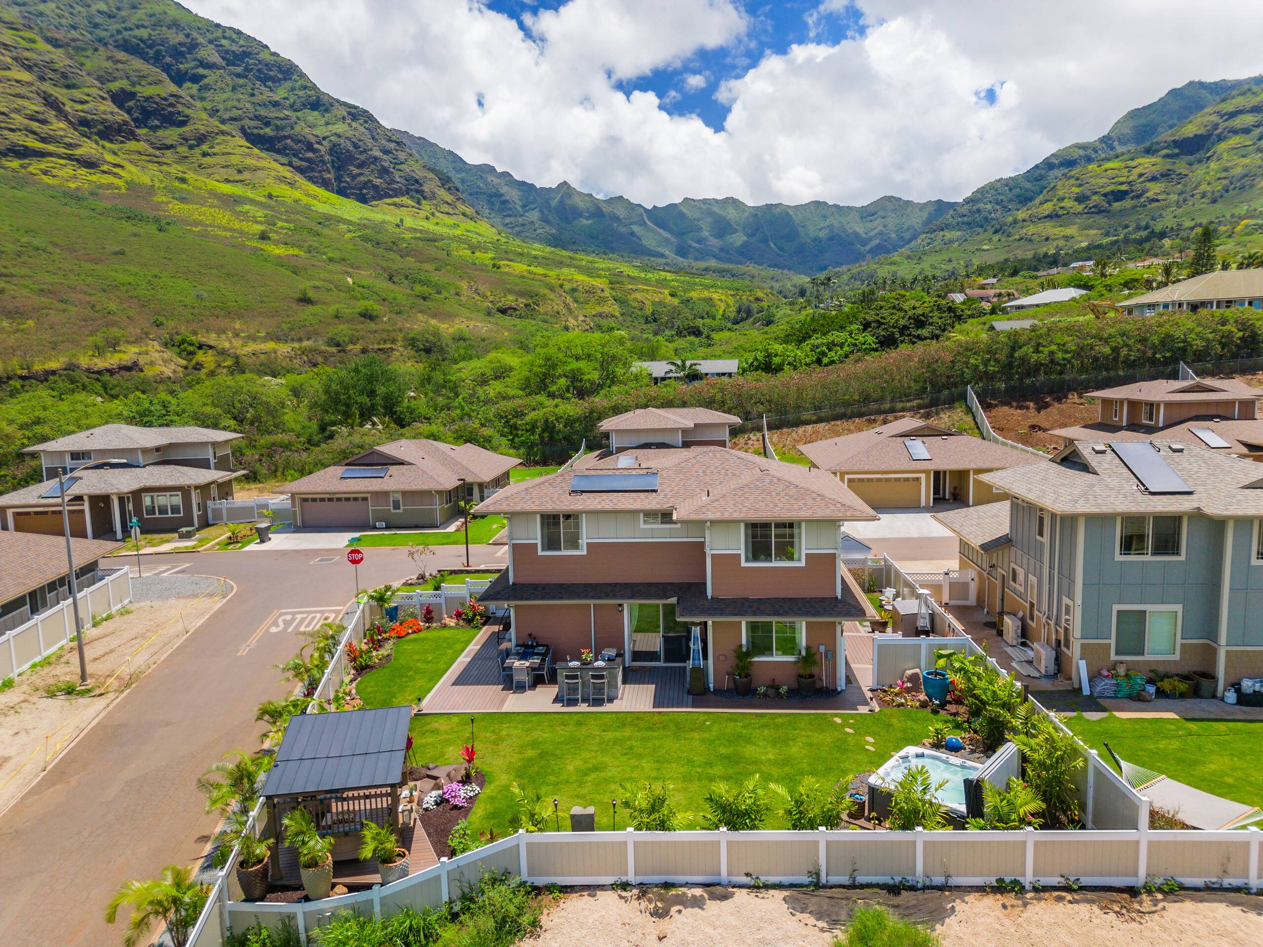 Home in Waianae · ★5.0 · 7 bedrooms · 9 beds · 6 baths - Image 366