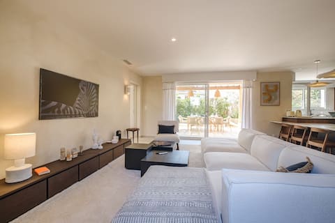 Popular Airbnb listing: Luxurious new villa pool golf St Tropez in Sainte Maxime