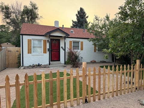 Popular Airbnb listing: Charming ranch house in the city in Two Creeks Neighborhood Organization