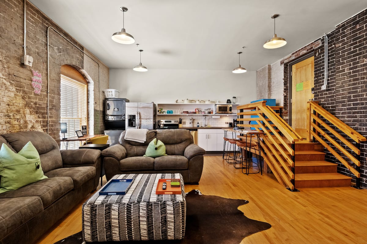 Downtown Dolly 209