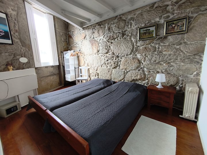 Schlafzimmer 1