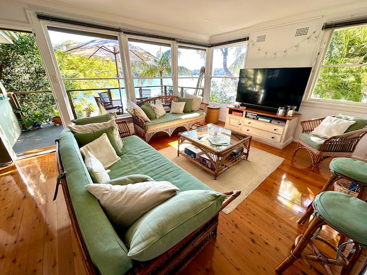 Waterfront Cottage - Royal National Park - North Cronulla Beach, New South Wales